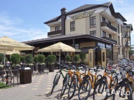 Официант на шведскую линию на пол дня