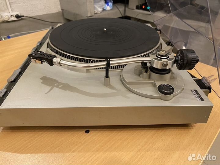 Проигрыватель винила Technics SL 3300