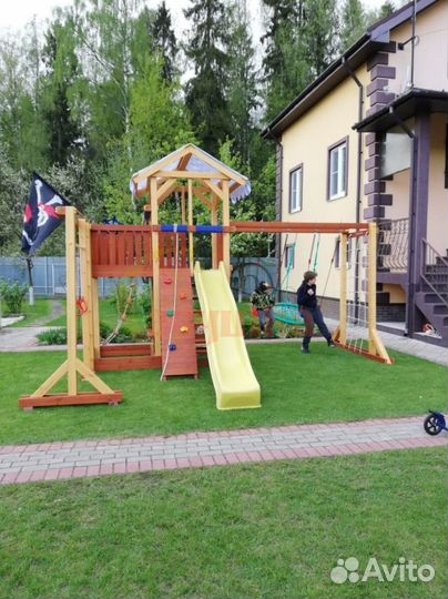 Детский уличный спортивный комплекс