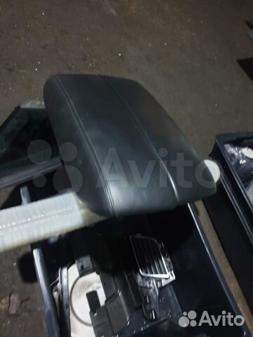 Подлокотник Ауди А8 Д4
