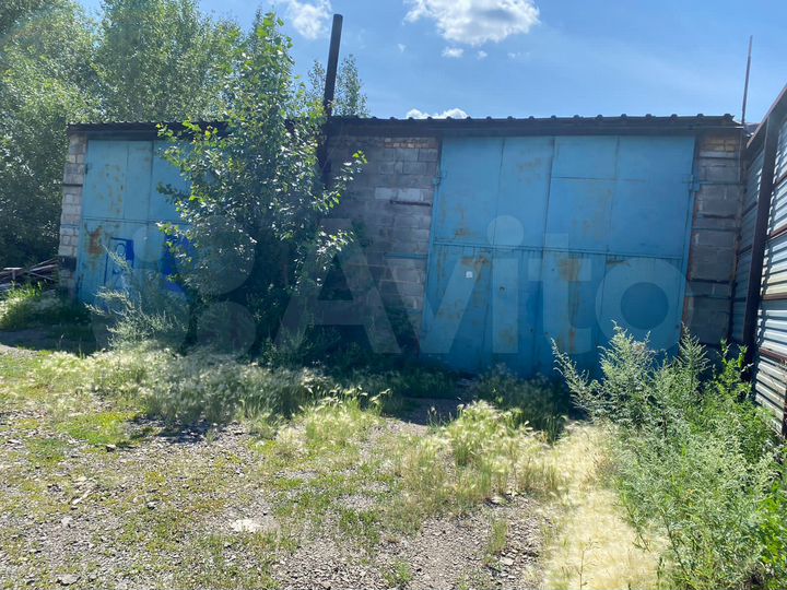 Гараж, > 30 м²