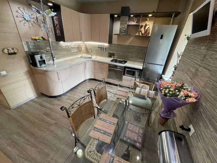 4-к. квартира, 103,8 м², 2/4 эт.