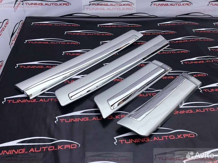 Молдинги дверей Toyota Land Cruiser 200 V6587