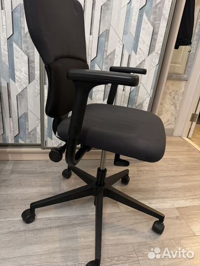 Компьютерное кресло Steelcase LetsB