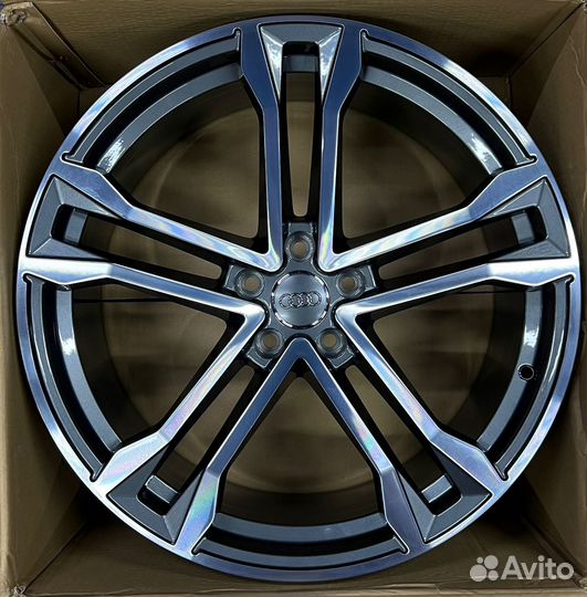 Диски на Audi Ауди Q3 R22