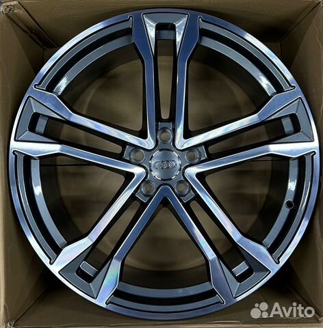 Диски на Audi Ауди Q3 R22