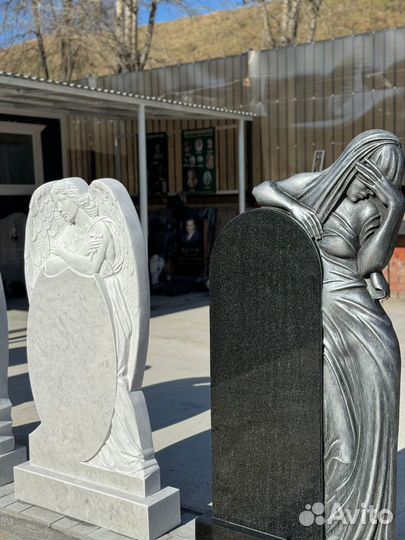 Памятники на могилу из натурального гранита