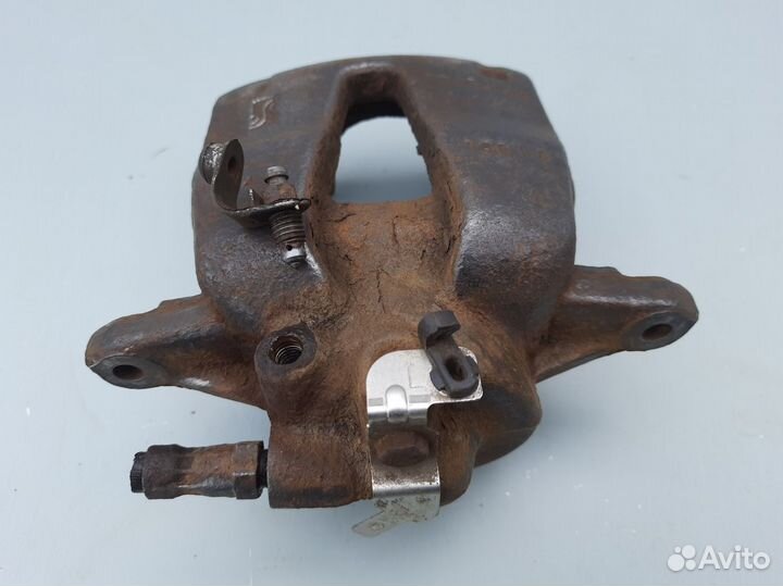 Суппорт передний левый Fiat Punto 3 Grande Punto