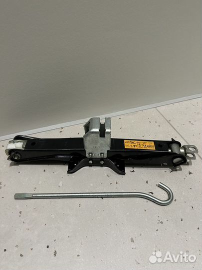 Домкрат Nissan Qashqai J11 (Оригинал)