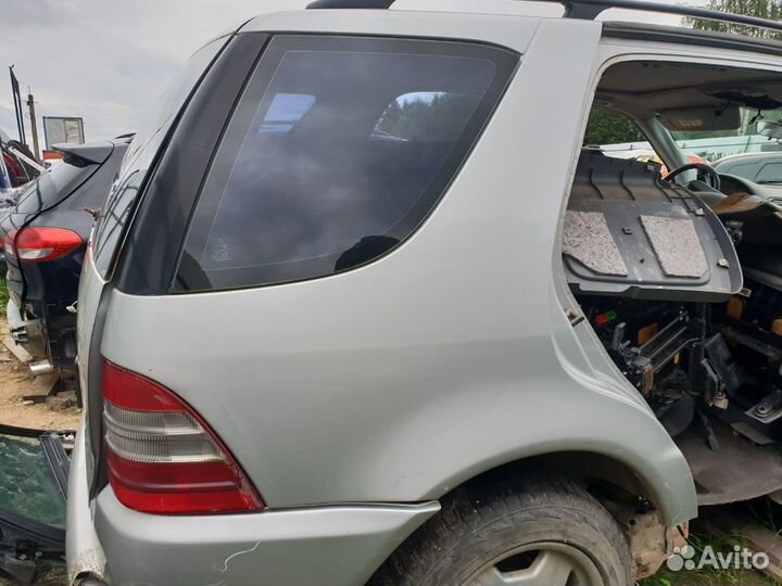 Крыло заднее правое mercedes w163 ml 163 четверть