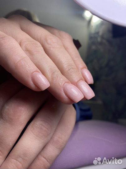 Модель на маникюр