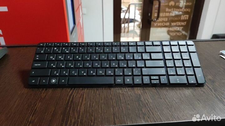 Клавиатура c рамкой для ноутбука HP DV7-4000