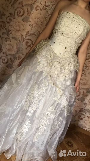 Свадебное платье