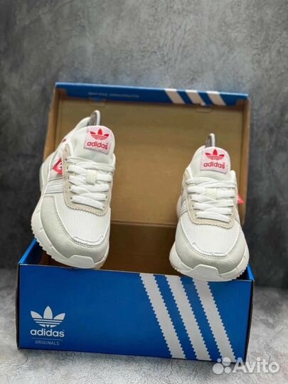 Кроссовки женские Adidas