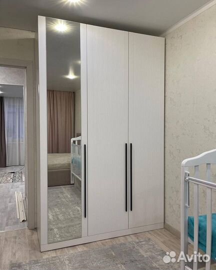 Шкаф рельефный