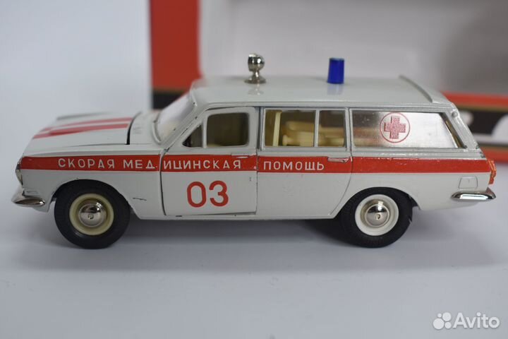 Волга Газ 2402 А24 Скорая помощь Модель 1:43