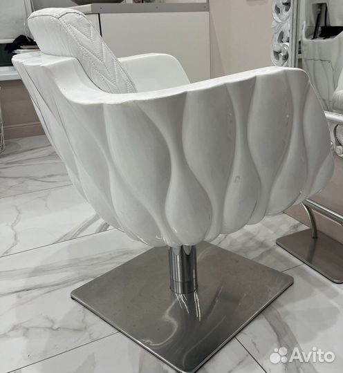 Парихмахерское кресло