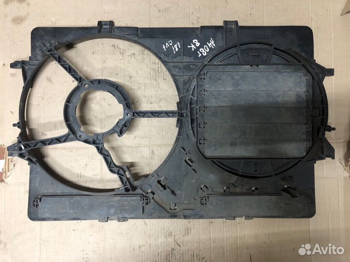 Audi A4 B8 Диффузор вентилятора