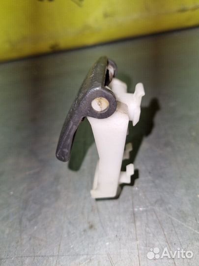 Ручка открывания капота Toyota Corolla Е150 1.6