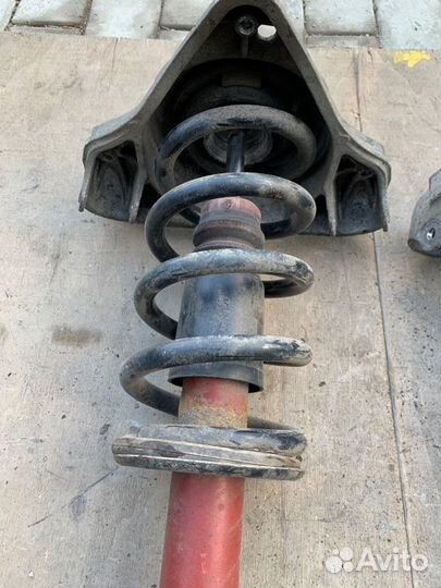 Стойка подвески передняя Audi А6 C6 3.2 AUK