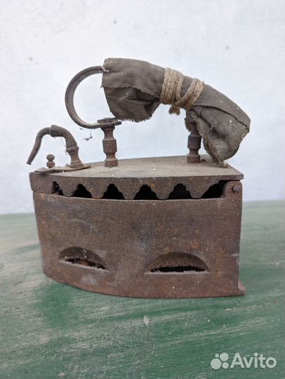 Утюг угольный старинный