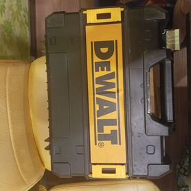 Аккумуляторная болгарка и гайковерт DeWalt