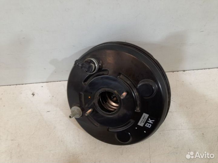 Вакуумный усилитель передний Toyota Hilux 8 2015