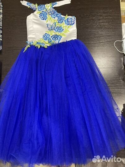 Платье праздничное