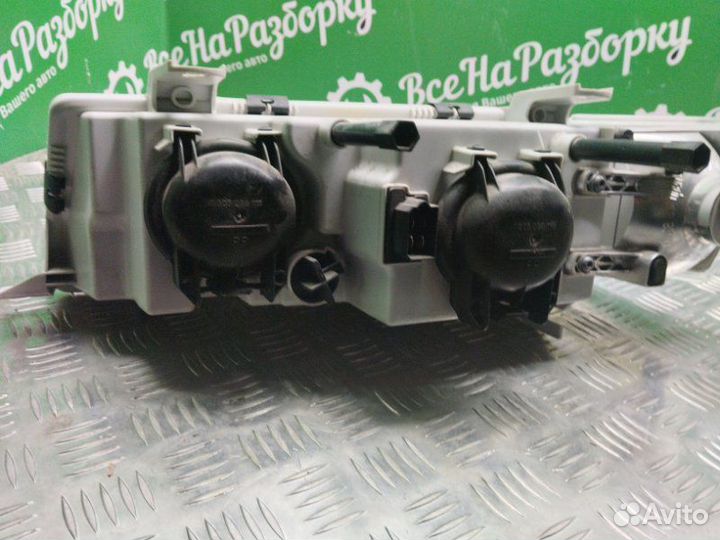 Фара передняя правая LADA (Ваз) 2110