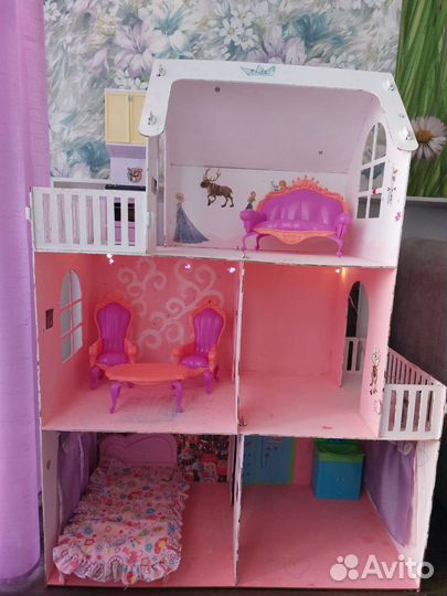 Кукольный домик с мебелью