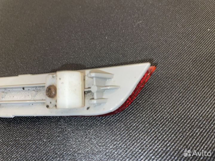 Катафот правый Nissan Almera g15