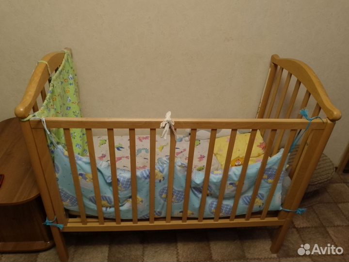 Детская кроватка