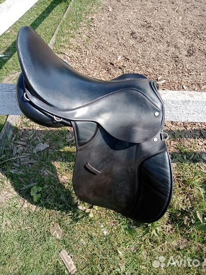 Седло для лошади