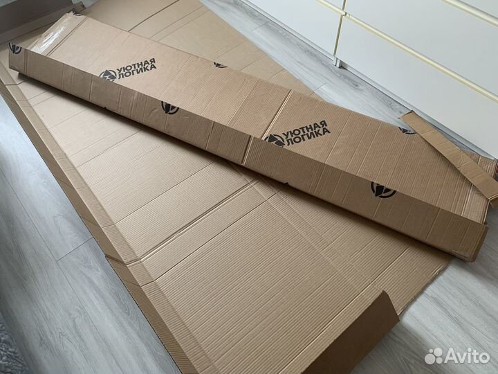 Большая картонная коробка для переезда