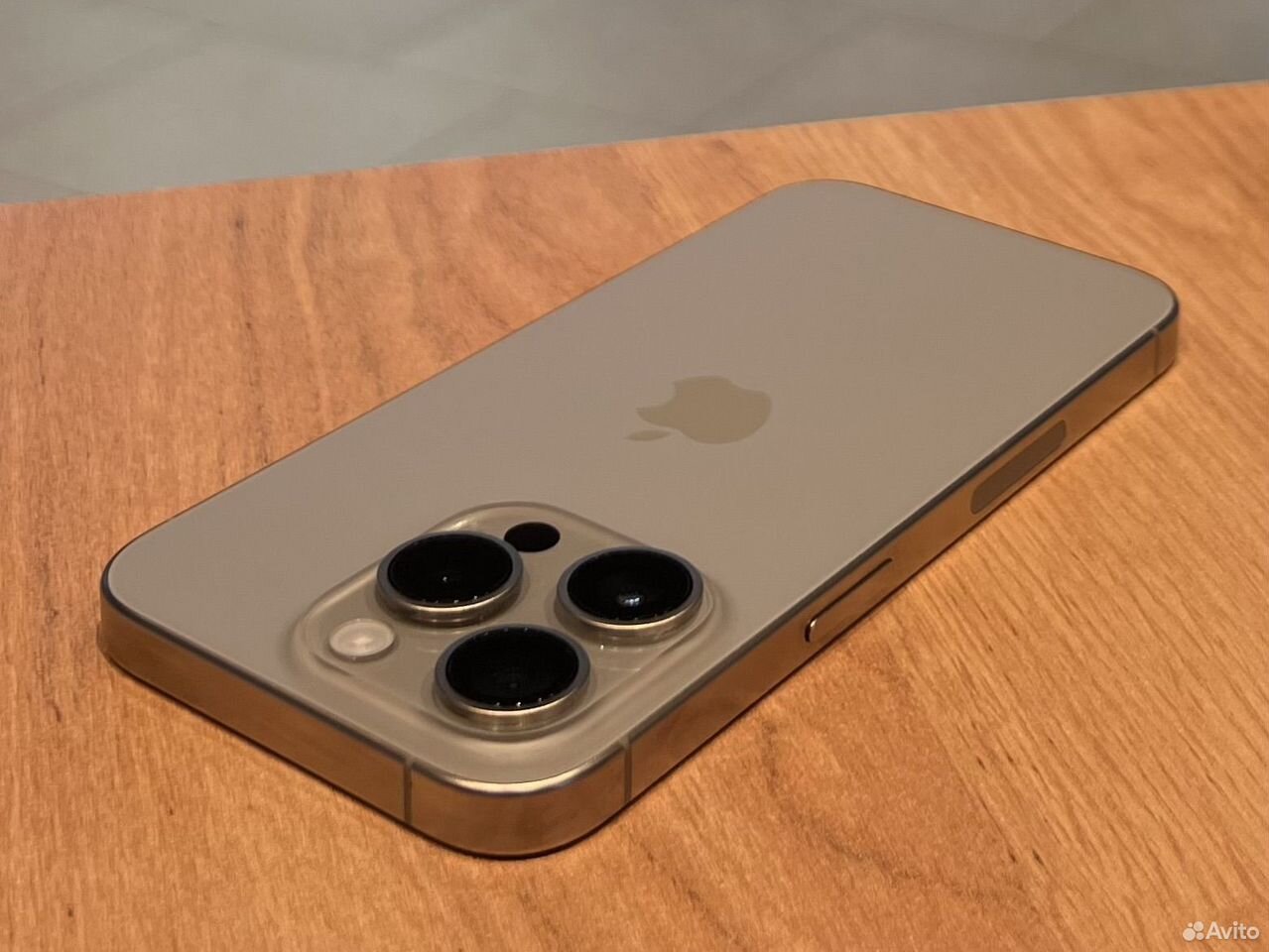 iPhone 15 Pro, 256 ГБ