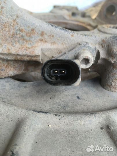 Кулак поворотный передний левый seat Leon