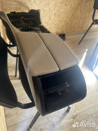 Подлокотник bmw 5 f10