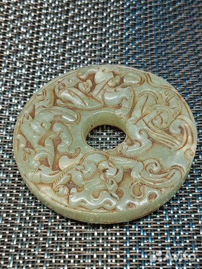 Диск Би резной нефрит