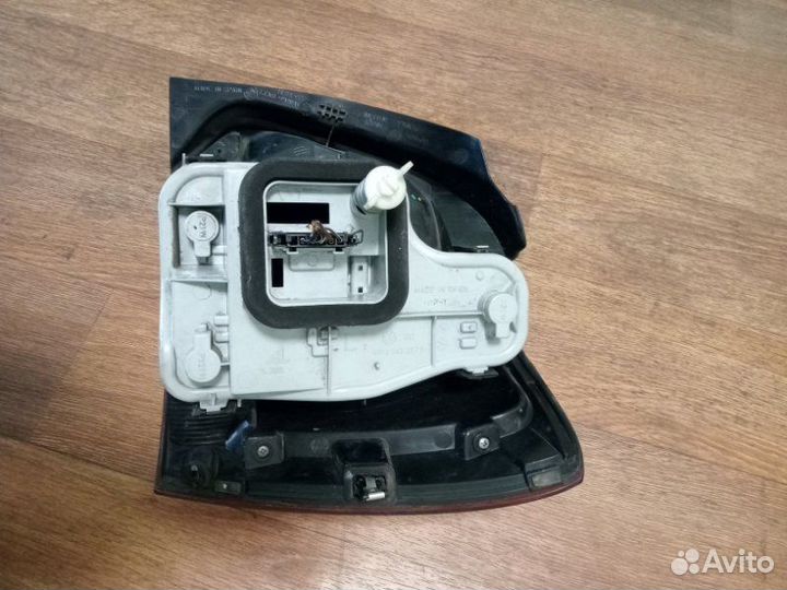 Фонарь задний левый Volkswagen Polo хетчбек cggb