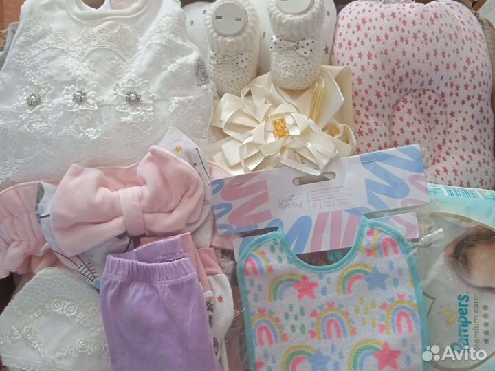 Коробка детских вещей на девочку