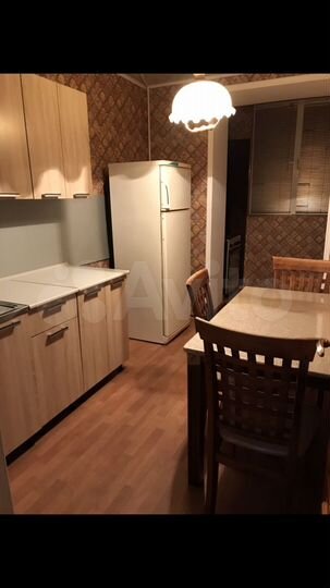 2-к. квартира, 60 м², 1/5 эт.