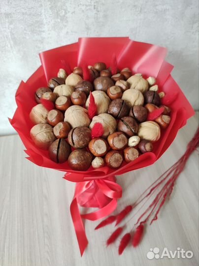 Съедобные букеты из орехов