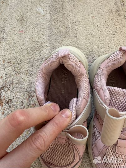 Кроссовки Zara