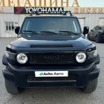 Toyota FJ Cruiser 4.0 AT, 2009, 262 000 км, с пробегом, цена 2 530 000 руб.