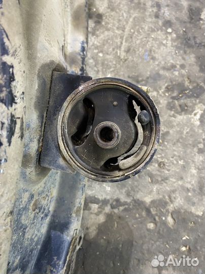 Балка продольная (с опорами кпп) Kia Rio 1