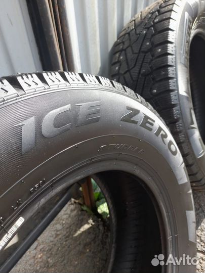 Pirelli Ice Zero 215/65 R16 102T