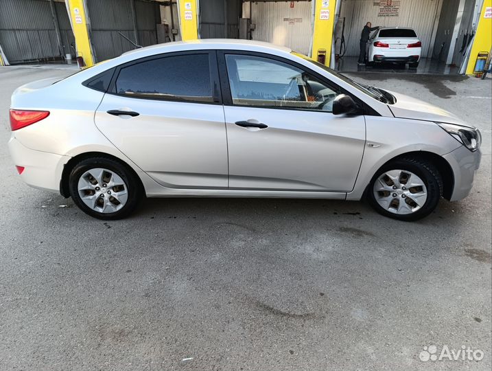 Hyundai Solaris 1.4 AT, 2015, 211 000 км