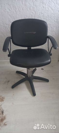 Парикмахерское кресло