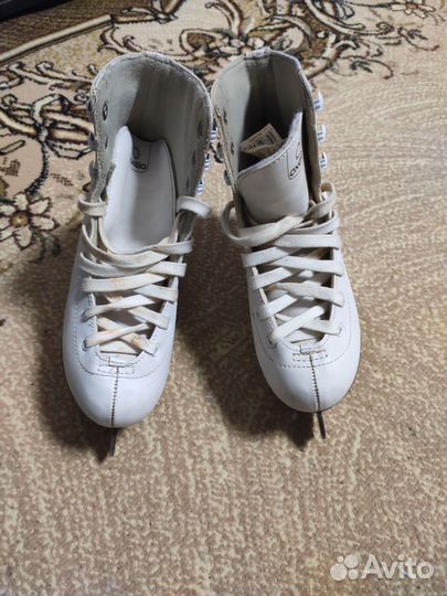 Коньки фигурные 35 р