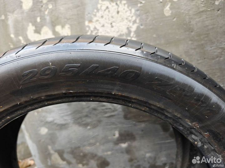 Pirelli P Zero 295/40 R21 31